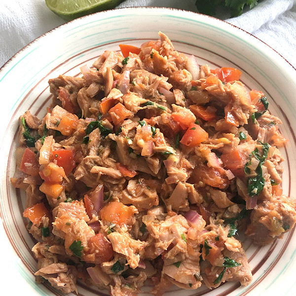 Atún guisado al chipotle - Pizca de Sabor